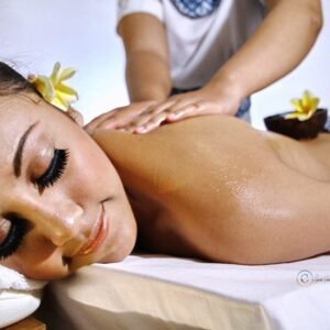 Relaxing Balinese scrub treatment at BALI gift SPA